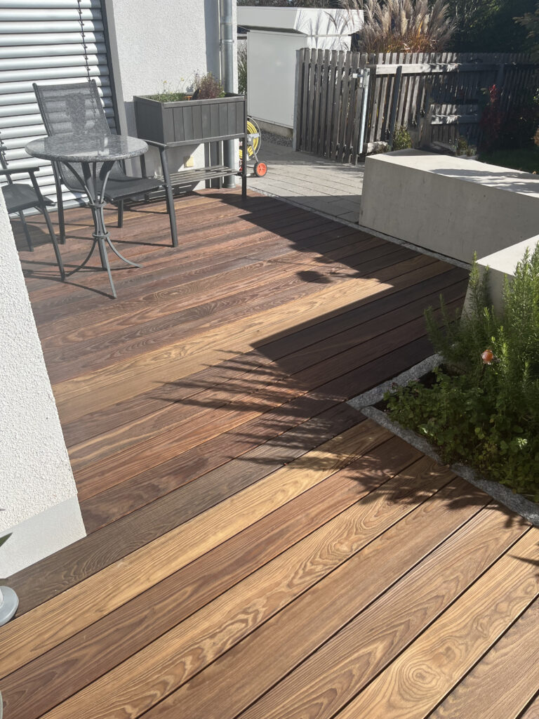 Holzdeck-3-Gartenbau-Eigner